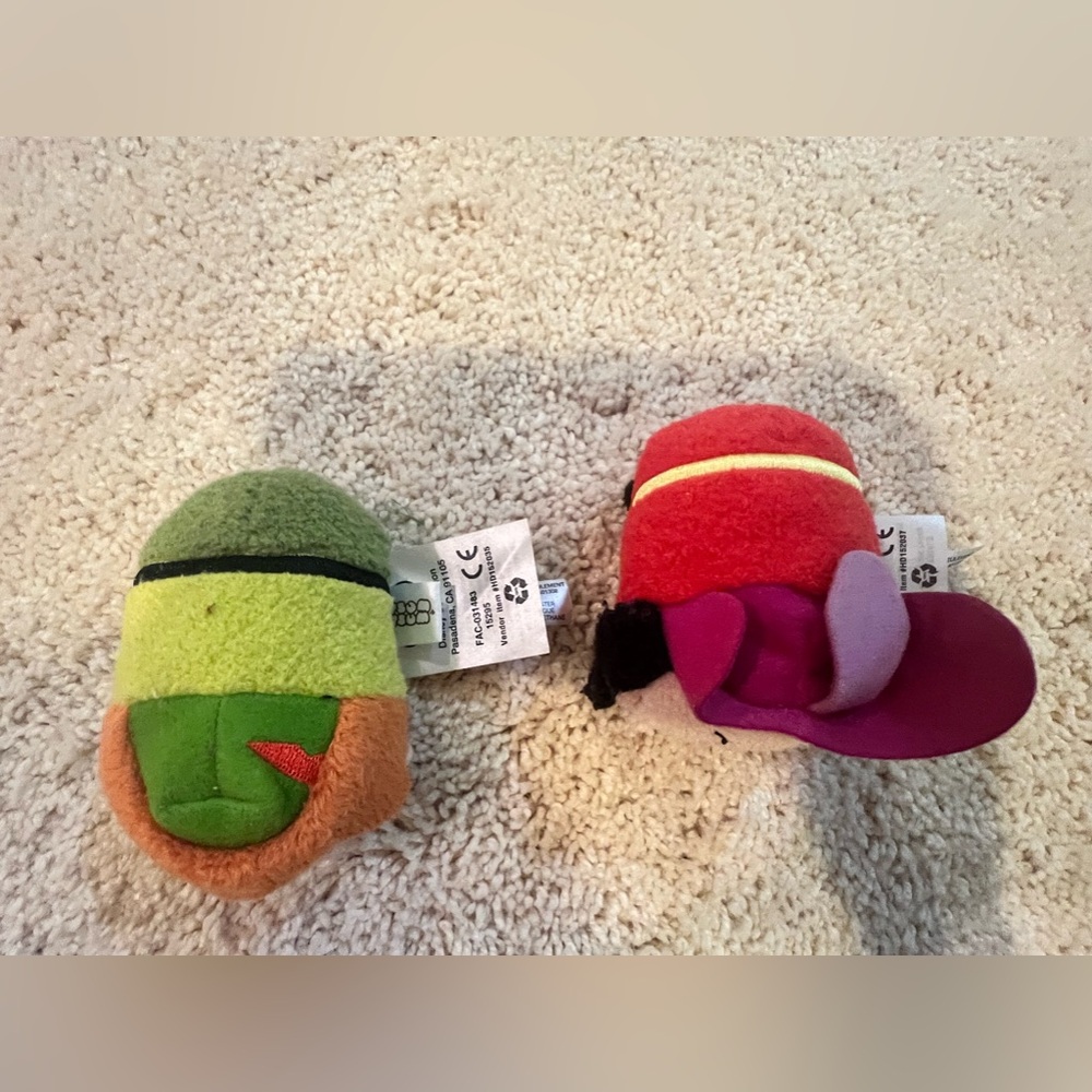 Disney Peter Pan and Captain Hook Tsum Tsums - Picture 2 of 7